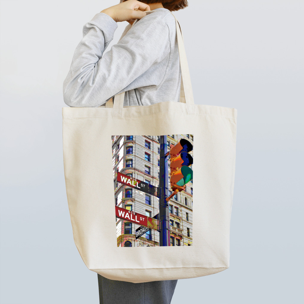 GALLERY misutawoのニューヨーク ウォール街の信号機 Tote Bag