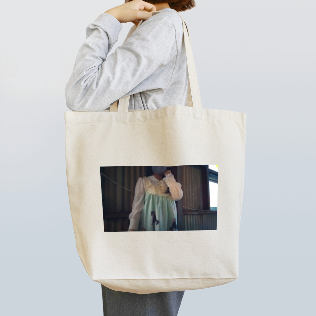 自撮りさんの廃墟ロリータ Tote Bag