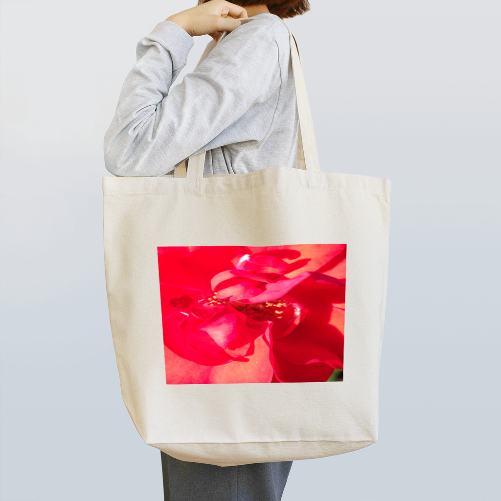 スカッピィ(｡･_･｡)ﾉの紅い薔薇 トートバッグ