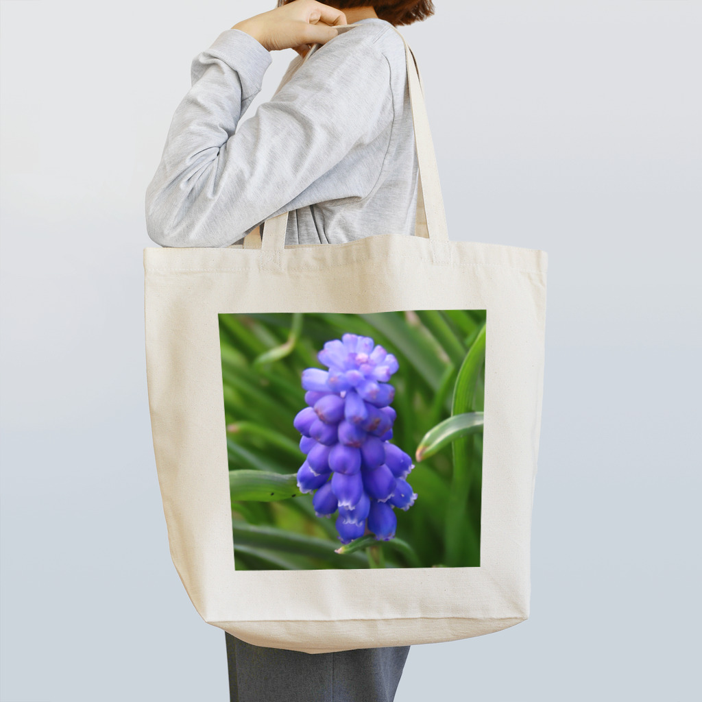 でおきしりぼ子の実験室のMuscari botryoides(1:1) トートバッグ