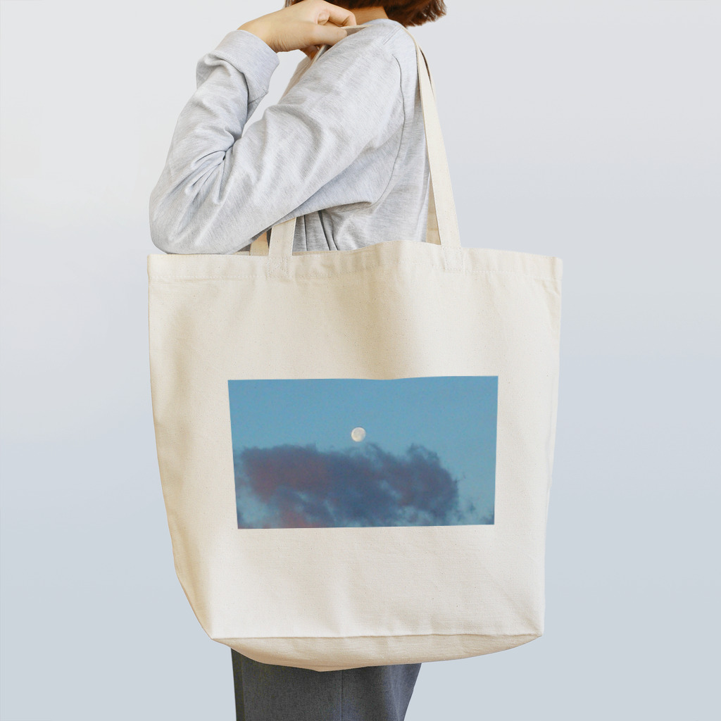 waratorumanの月と雲 Tote Bag