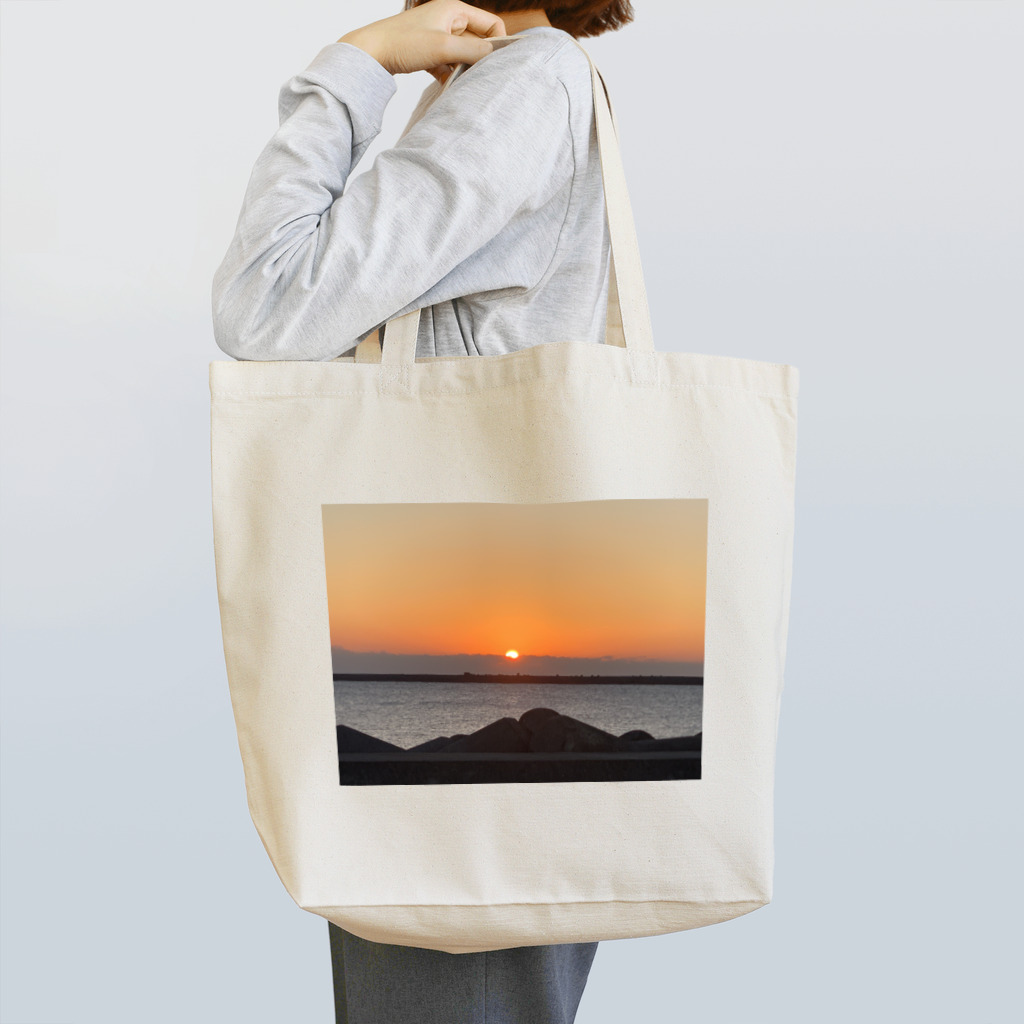 玉手箱の海に輝く朝日 Tote Bag