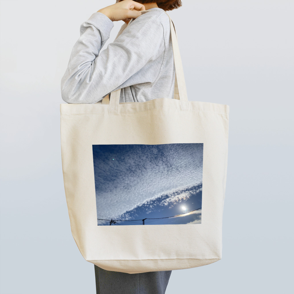 花畑写真館🌷の#3 大空と雲 トートバッグ