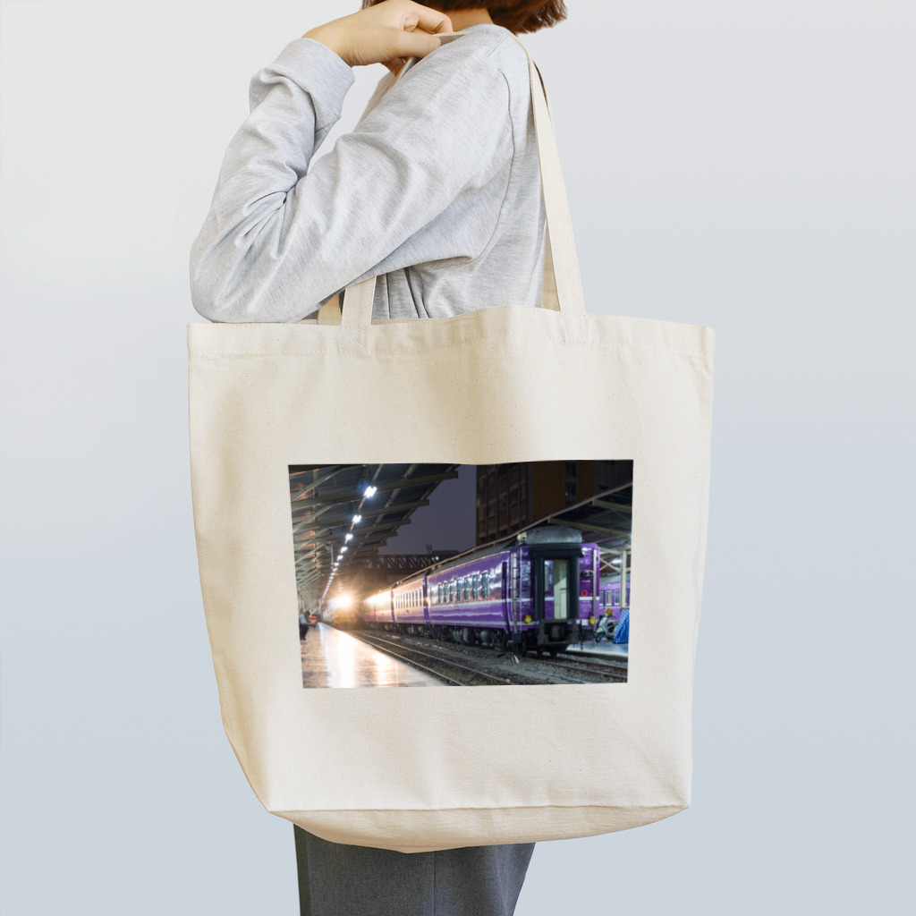 Second_Life_of_Railwaysのフアランポーン駅が寝床の元JRのブルートレイン Tote Bag