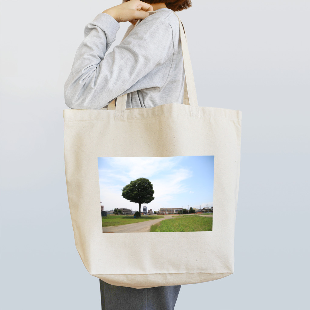 けやきのみらいの大けやきと道（写真） Tote Bag