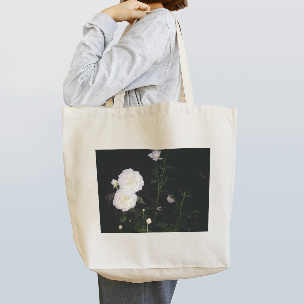 ebi-kaniの濡れた花 Tote Bag