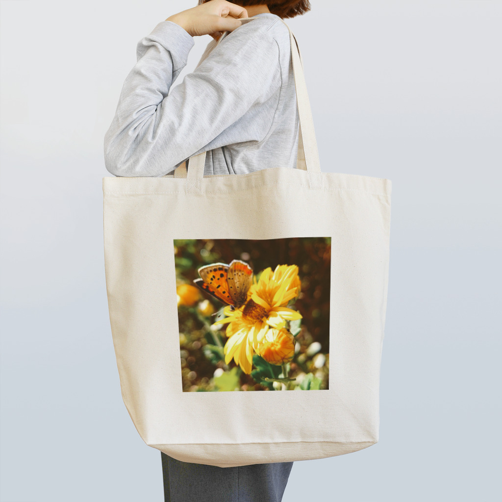 六号商店の花とベニシジミ Tote Bag