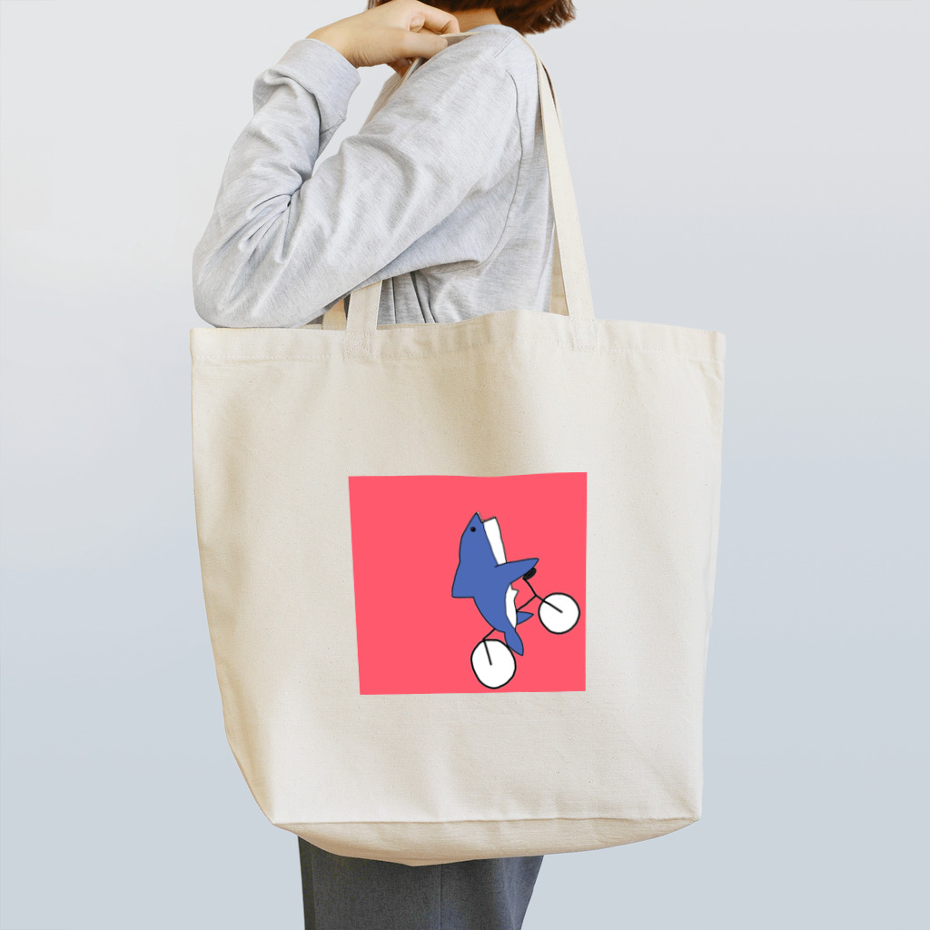 柑橘類のハーレーに乗るメガロドン Tote Bag