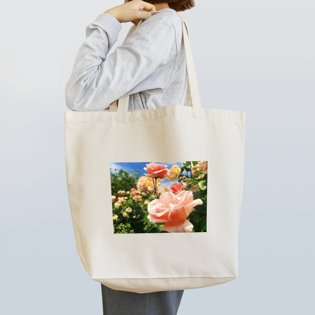 育ち盛りのおたまさん。の薔薇。 Tote Bag