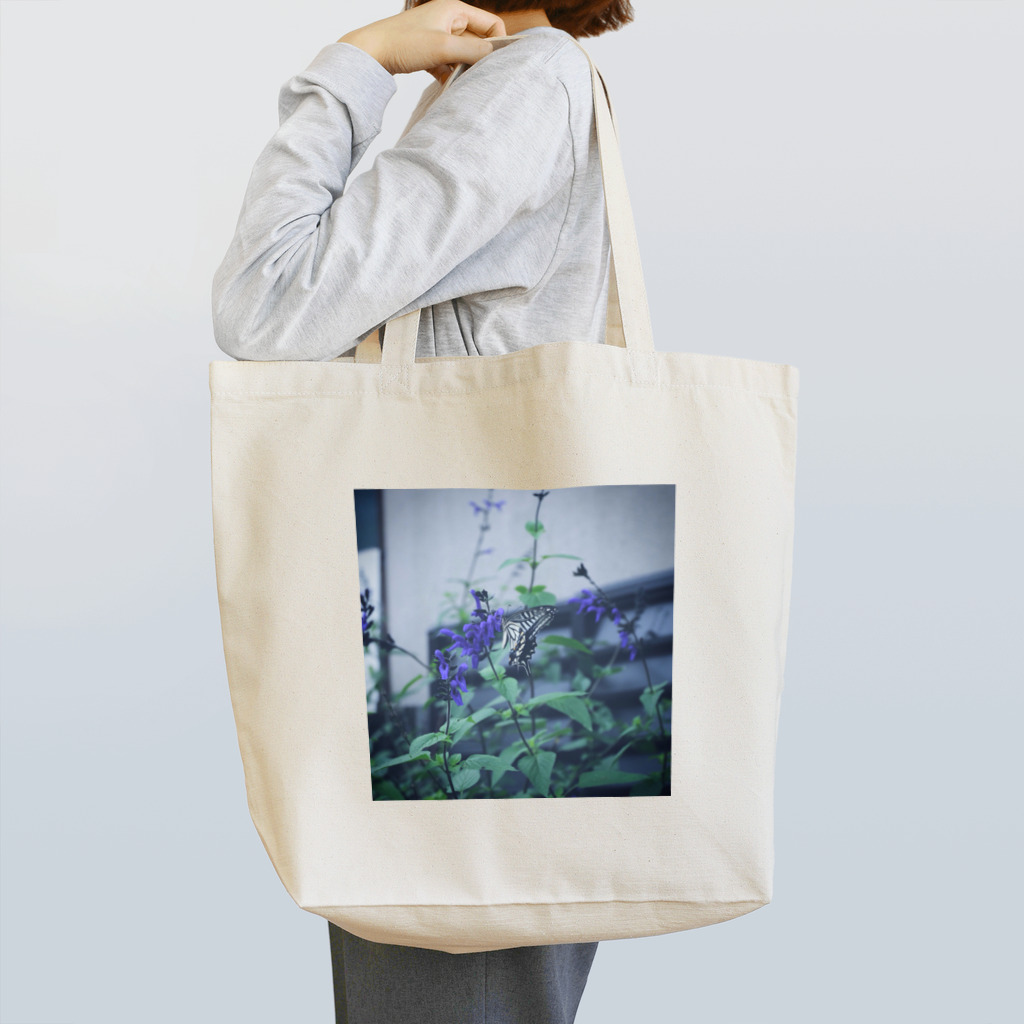 ナツカエキゾティカの花と蝶 Tote Bag