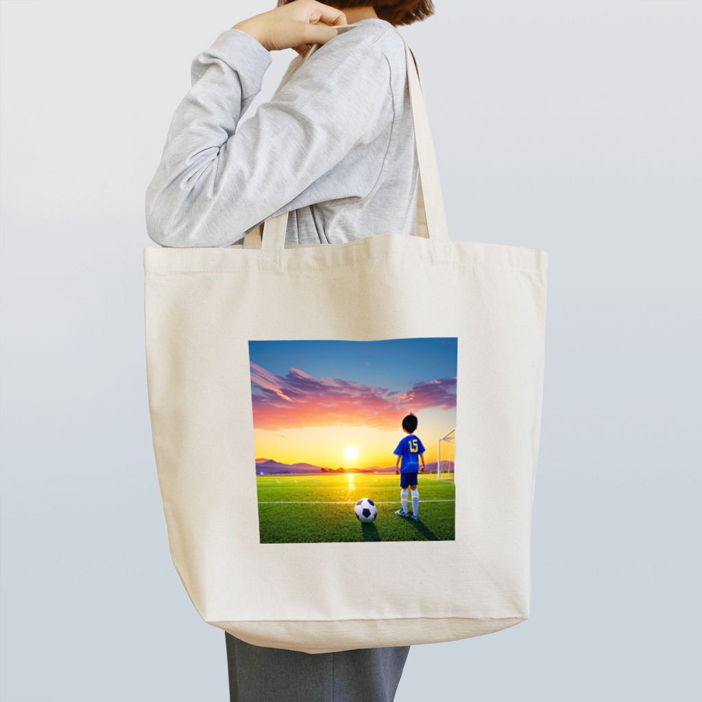 musashiyaの夕日とサッカー少年 Tote Bag