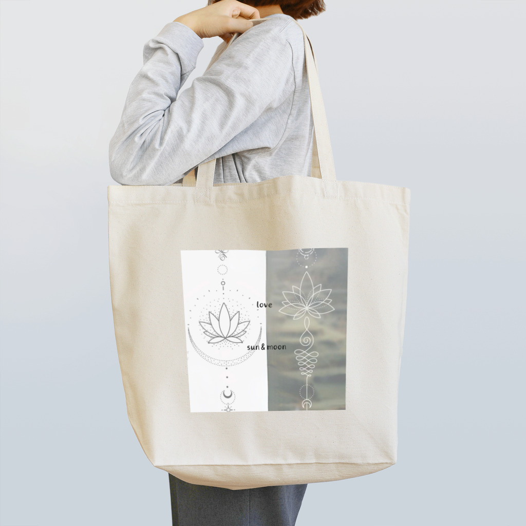 Shop Miwa1 の太陽と月◎●○love Tote Bag