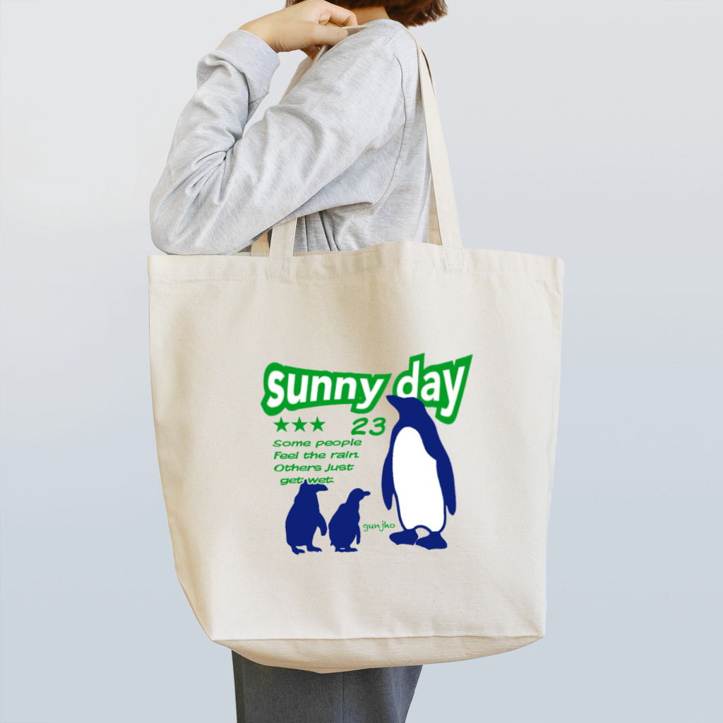 gunjho'sgalleryの夏カラー ペンギン Tote Bag