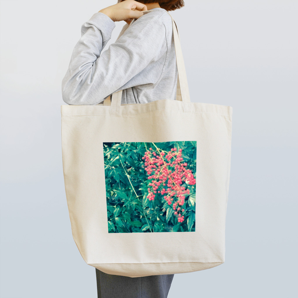 kasumiyolosiyomisuの赤い実南天の実 Tote Bag