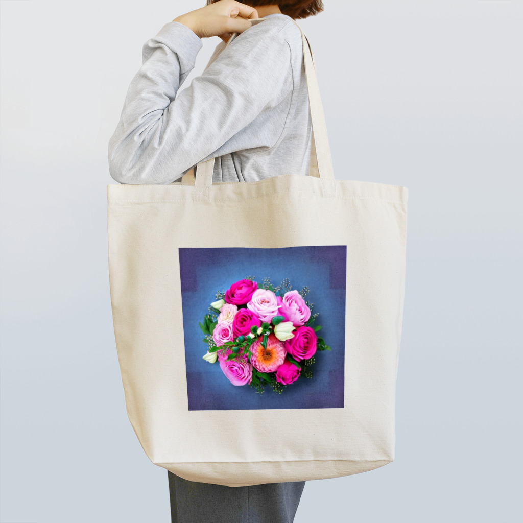 フラワーアイテムのシックなブルーバックのピンクブーケ Tote Bag