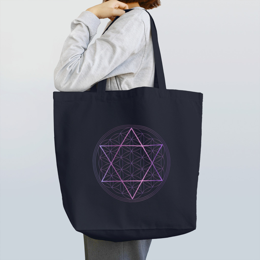 LilacのFuchsia Purple Tote Bag