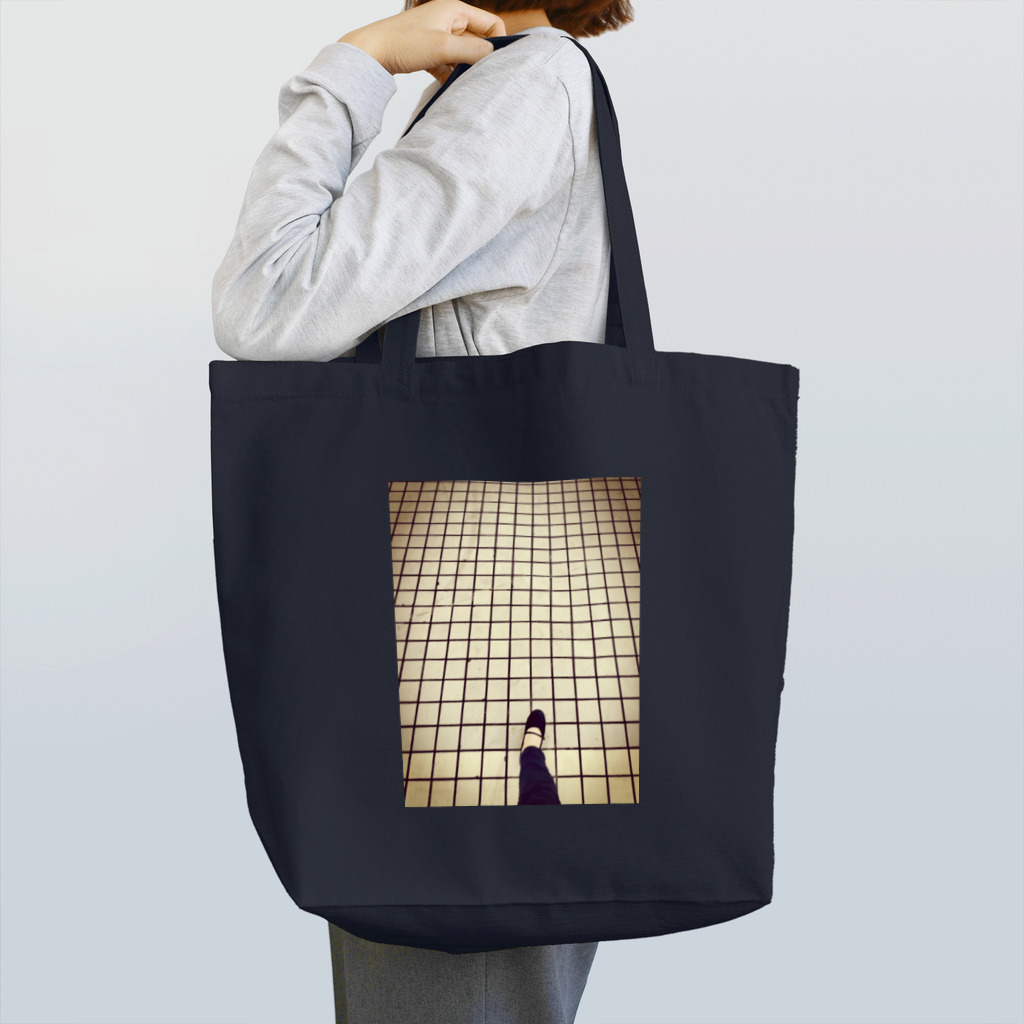 淡海の歩く Tote Bag