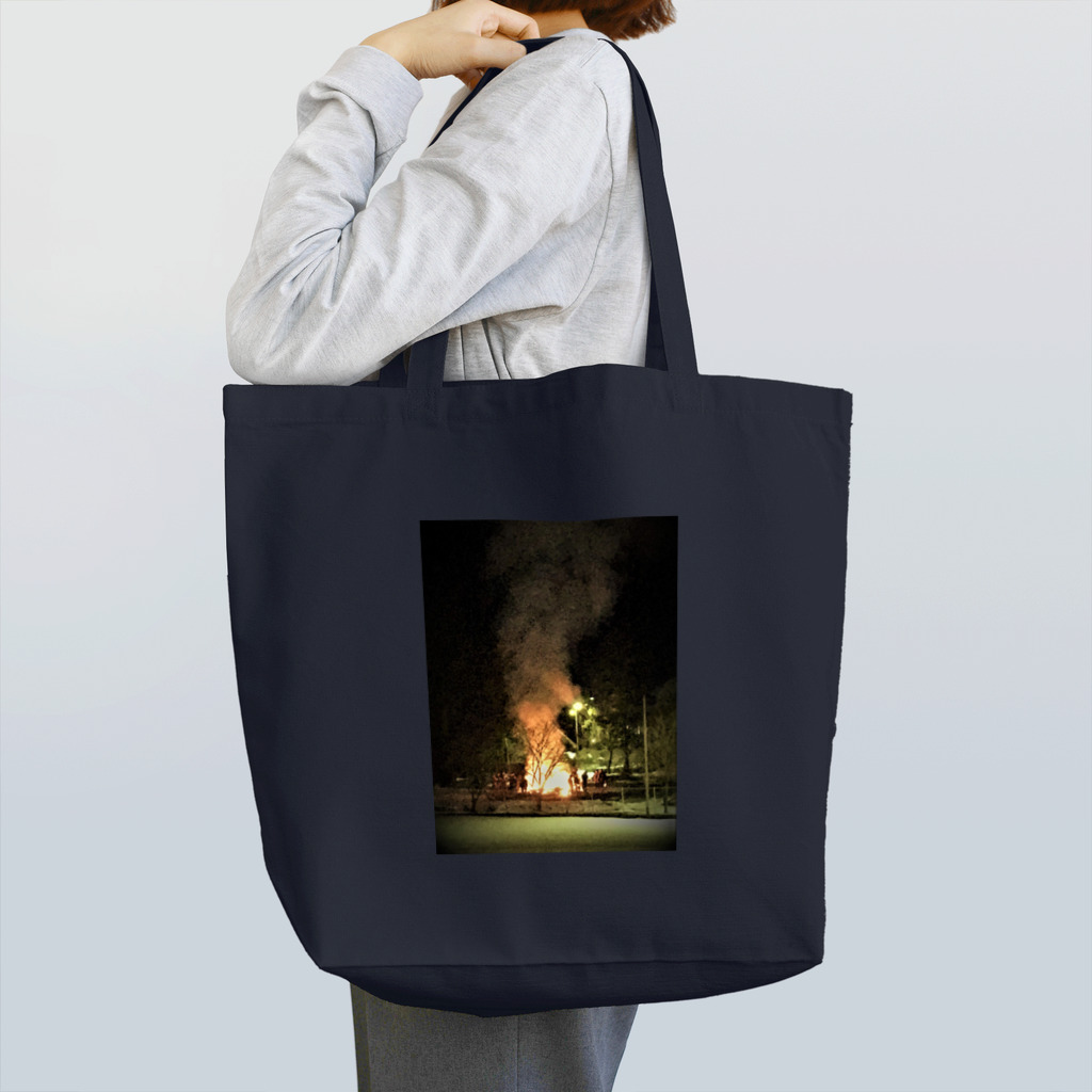 Bradypusの炎上 Tote Bag