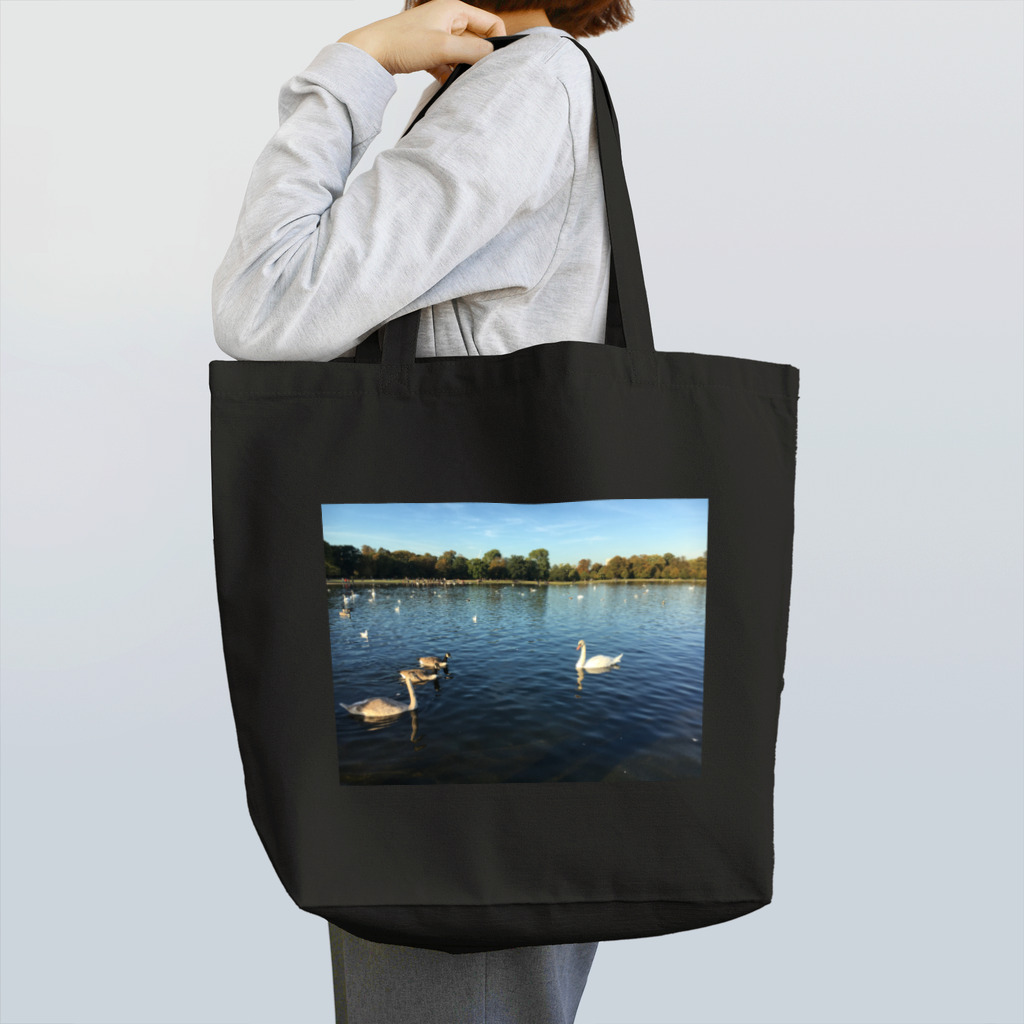 めろんぱん食堂のケンジントンガーデンの鳥たち Tote Bag