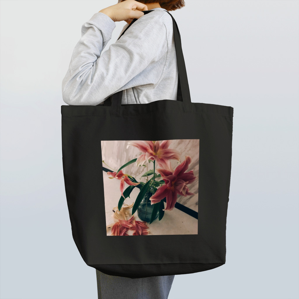 acaneの百合はらり Tote Bag