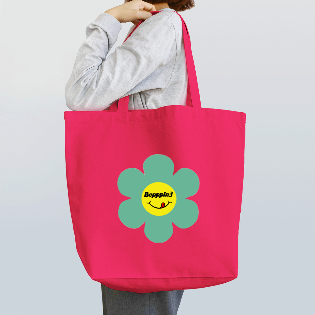 Bepppin3Companyのレトロフラワー★グリーン Tote Bag