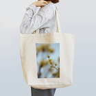 クロサワ カントクの黄色い花のトート Tote Bag