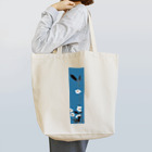 PALA's SHOP　cool、シュール、古風、和風、の和風柄　白と黒　花模様　(青) トートバッグ