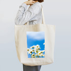 ハリネズミの青い空白い花 Tote Bag