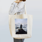 世界の絵画アートグッズのカスパー・ダーヴィト・フリードリヒ《雲海の上の旅人》 トートバッグ