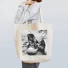 CABINWONDERLANDのキャンバススニーカー・モノクロアートフォト Tote Bag