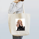 AQUAMETAVERSEのドバイのホテルで素敵なドレスでパーティ Tote Bag