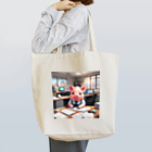 MTHの社内の文書を整理するミニブタ Tote Bag