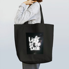 Light in the darkのLight in the dark Tote Bag