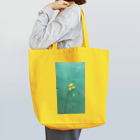 花畑写真館🌷の#5 みどりの壁と黄色いお花 トートバッグ