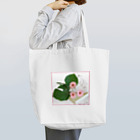 Keika-IkebanastudioのGerbera in Pond - Ikebana Studio : Keika Tote Bag