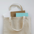 前田豆コのNaked body with pearls Tote Bag when put in M size